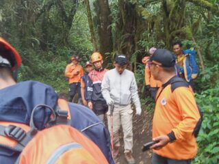 Alami Hipotermia, Tim SAR Gabungan Berhasil evakuasi Pendaki Gunung Kerinci